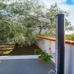 Vesna Lux - Five Bedroom With Swimming Pool