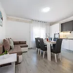 Vesna Lux - Five Bedroom With Swimming Pool * Ζαντάρ