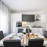 Βίλα Vesna Lux - Five Bedroom With Swimming Pool