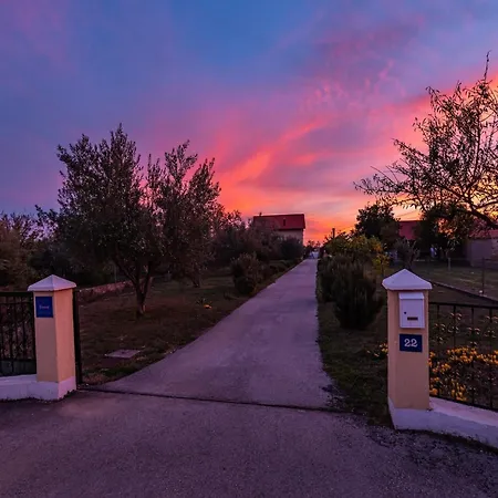 Vesna Lux - Five Bedroom With Swimming Pool * Zadar