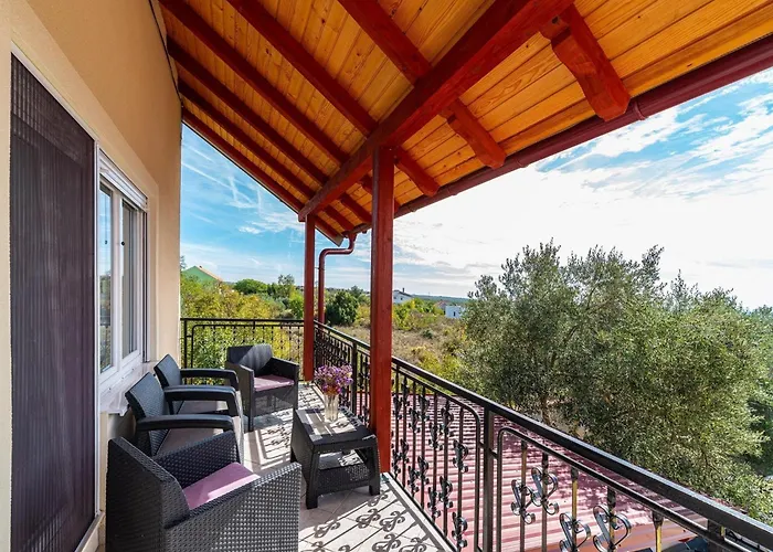 Vesna Lux - Five Bedroom With Swimming Pool Willa Zadar