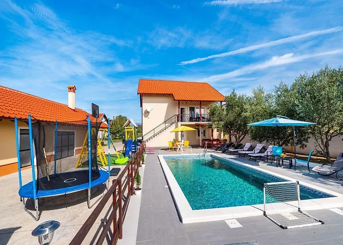 Villa Vesna Lux - Five Bedroom With Swimming Pool Zadar