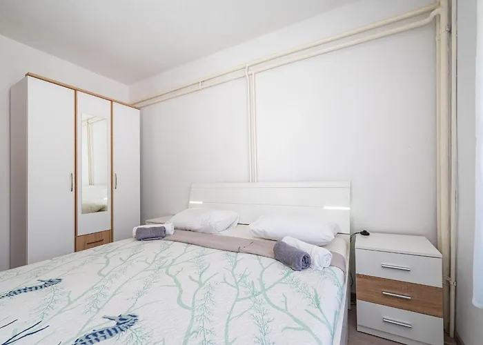 Vesna Lux - Five Bedroom With Swimming Pool *