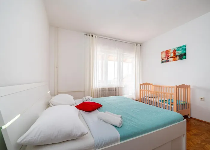 Vesna Lux - Five Bedroom With Swimming Pool Willa *