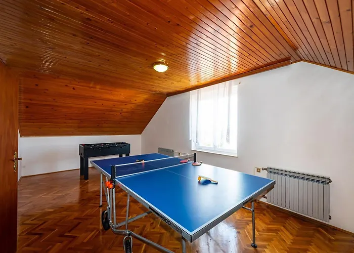 Vesna Lux - Five Bedroom With Swimming Pool Zadar