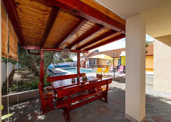 Vesna Lux - Five Bedroom With Swimming Pool Willa *