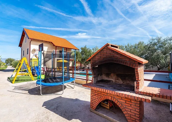 Willa Vesna Lux - Five Bedroom With Swimming Pool *