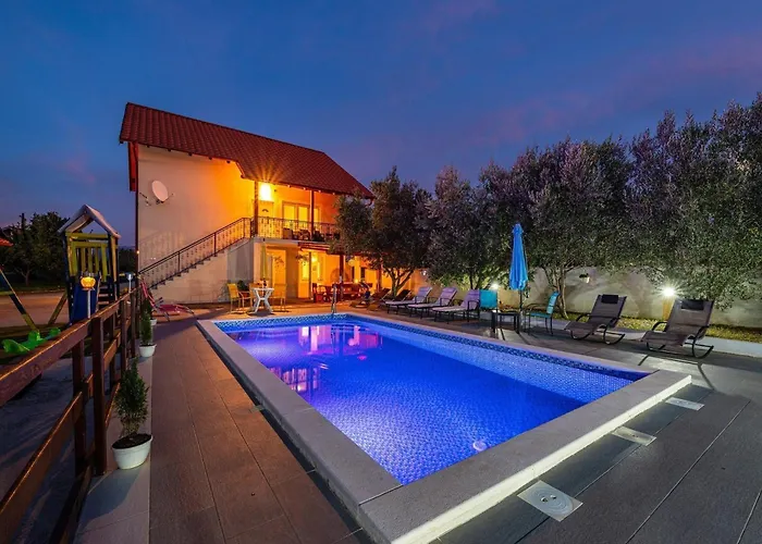 Vesna Lux - Five Bedroom With Swimming Pool Villa *
