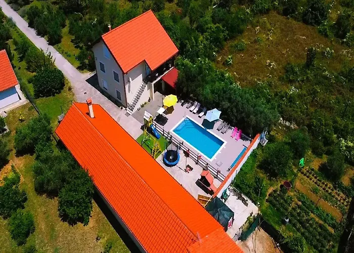 Vesna Lux - Five Bedroom With Swimming Pool Villa