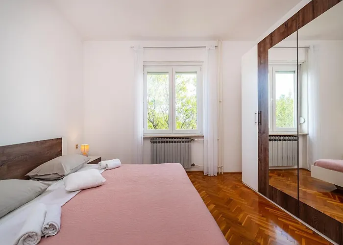Vesna Lux - Five Bedroom With Swimming Pool
