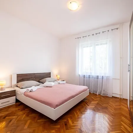 Vesna Lux - Five Bedroom With Swimming Pool 别墅 *
