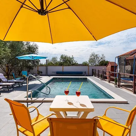 Vesna Lux - Five Bedroom With Swimming Pool 别墅 *